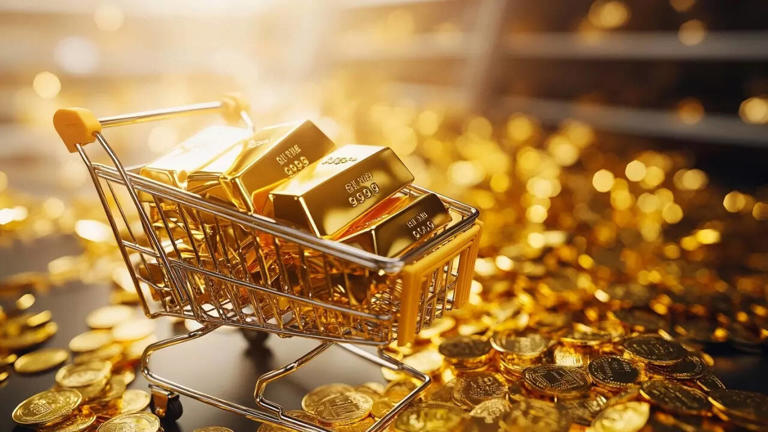 Gold Price Prediction: Buy Or Sell This Week